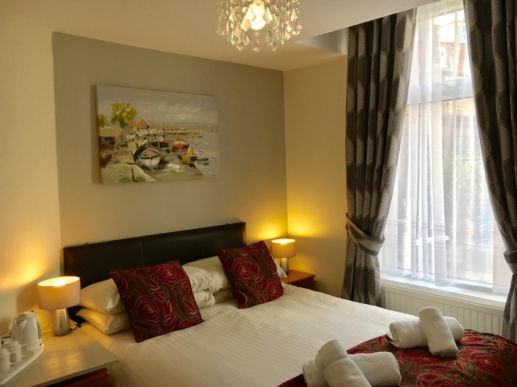 The Rockside Bed & Breakfast Scarborough Ngoại thất bức ảnh